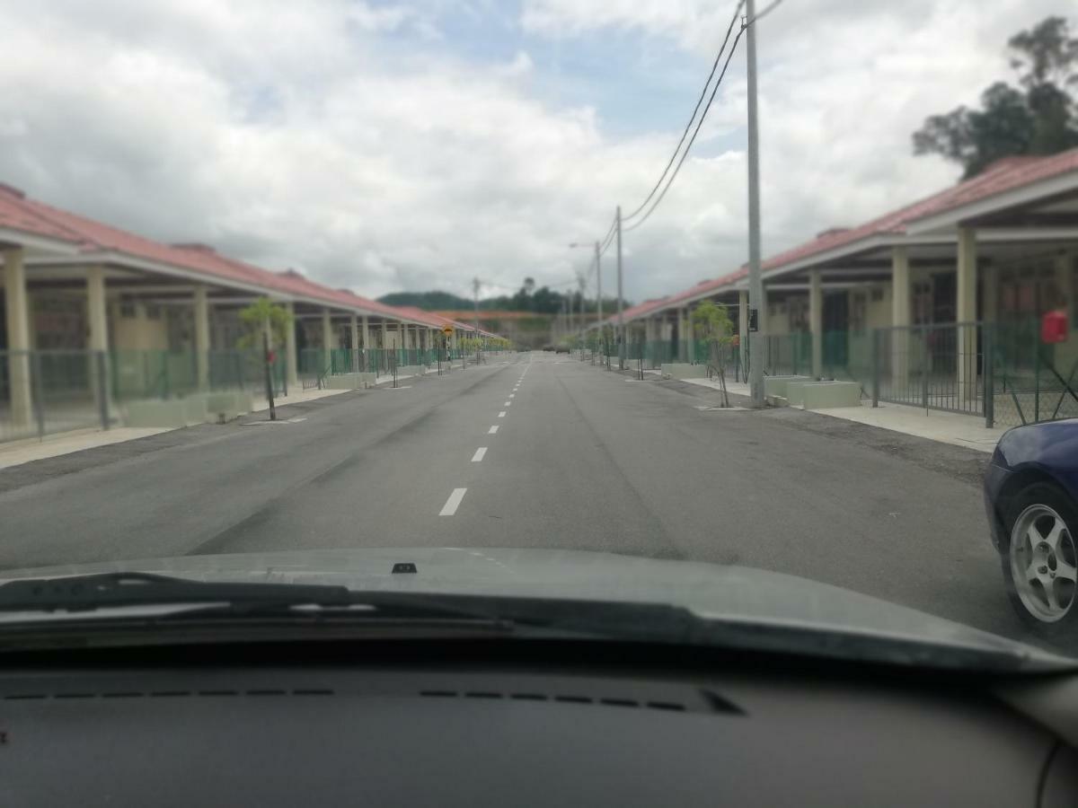 Neesa Homestay Bukit Gambang-Muslim Экстерьер фото